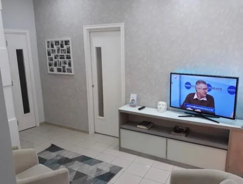 Sala de espera do consultório odontológico do Dr. Ciro Capitani no Boqueirão, em Santos